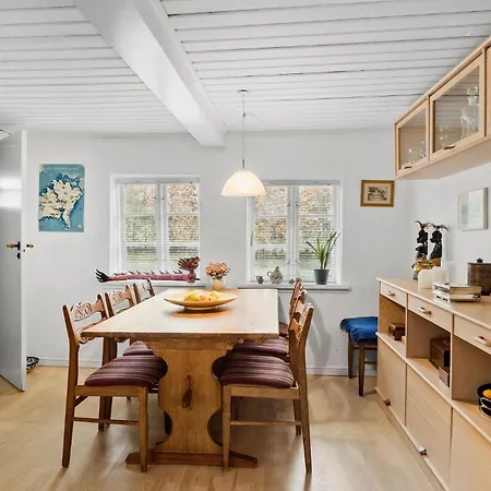 Fantastiskt Hem Med 2 Sovrum I øster