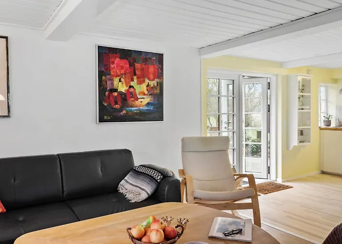2 Bedroom Amazing In Semesterbostad *